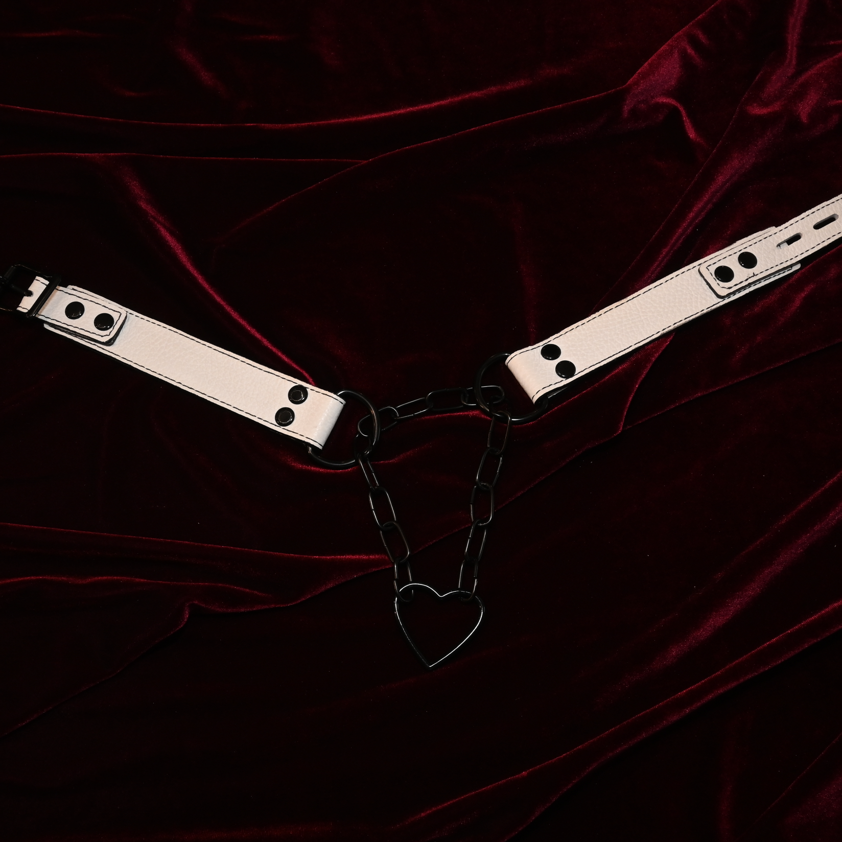 White Leather Locking Martingale Collar image 3